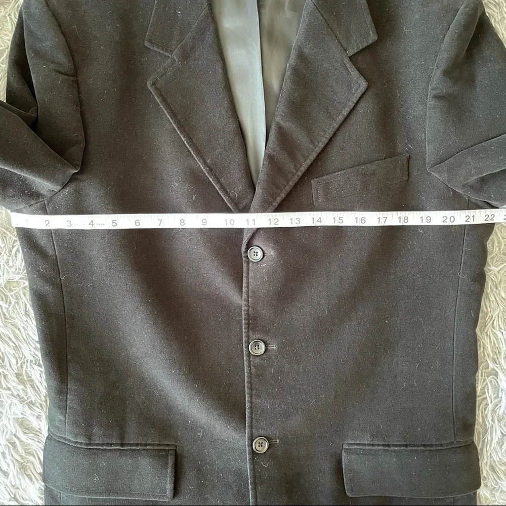 Banana Republic Men’s Black Long sleeves Velvet Blazer Size L/Long